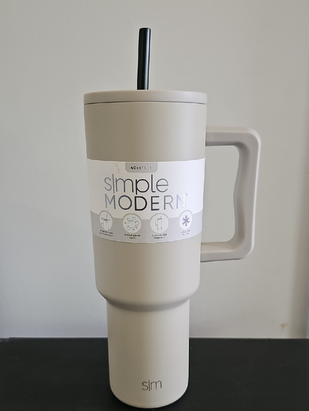 Simple Modern 40oz. Trek Cream Tumbler with Handle New With Tags